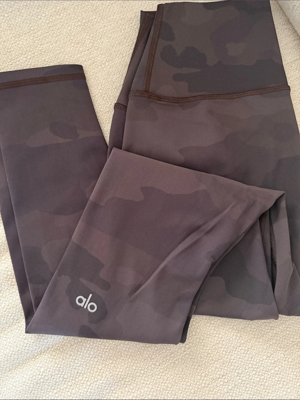 ALO Yoga Camo Leggings in Dark Brown